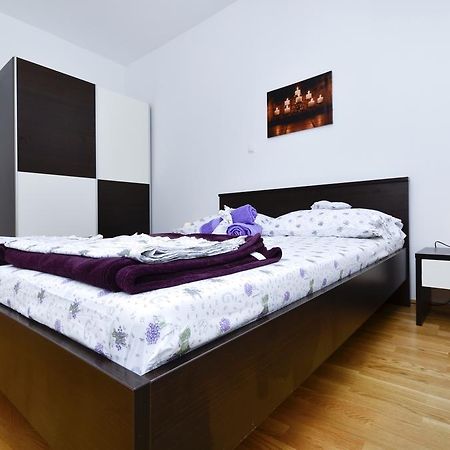 Lavanda Makarska Rum bild