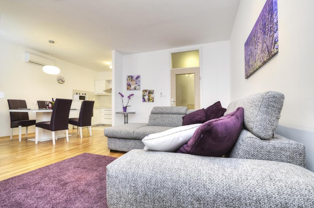 Lavanda Makarska Rum bild