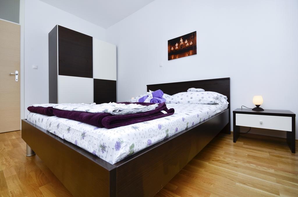 Lavanda Makarska Rum bild